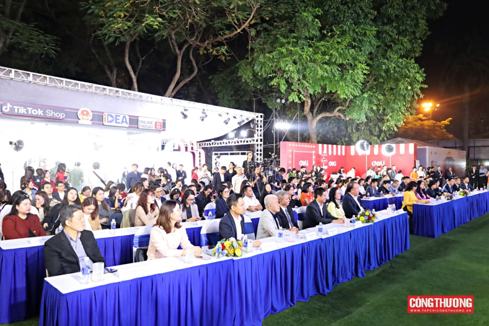 Chính thức khai mạc Tuần lễ Thương mại điện tử Quốc gia: Người tiêu dùng "Vui là sắm - Sắm là vui"