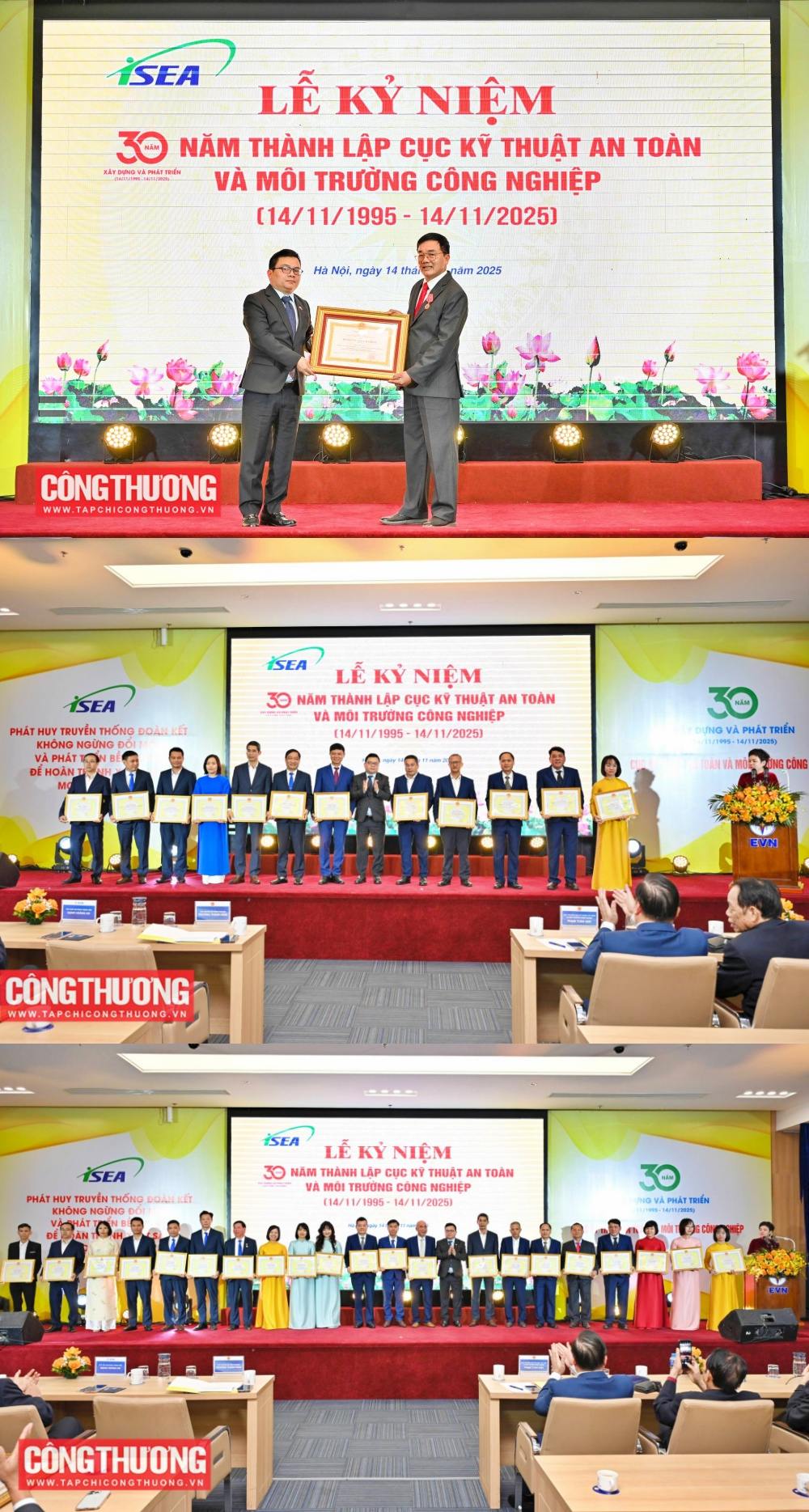 Trao các phần thưởng danh hiệu tại lễ kỷ niệm