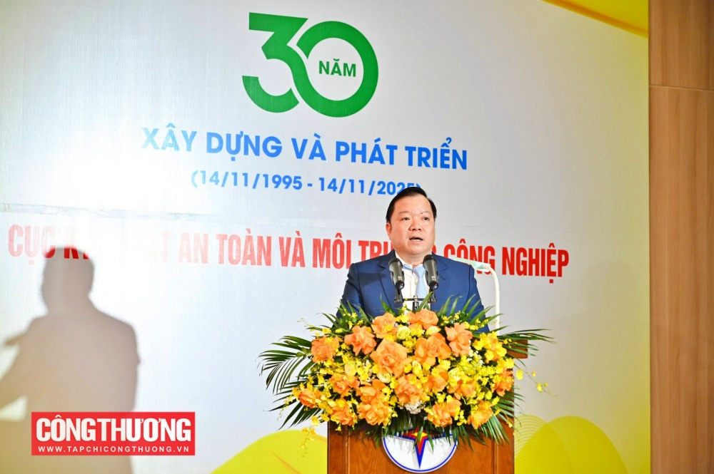 Cục trưởng Cục ATMT