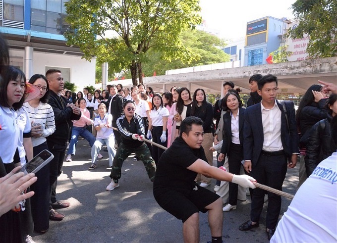 Không khí sôi nổi, hào hứng tại Hội thi kéo co.