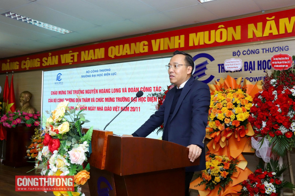 Thứ trưởng Nguyễn Hoàng Long