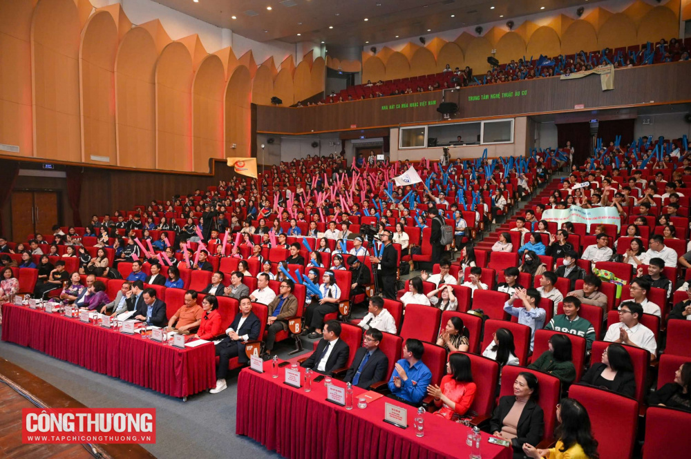 [ĐANG DIỄN RA] Vòng Chung kết Cuộc thi "Tìm hiểu pháp luật về sử dụng năng lượng tiết kiệm và hiệu quả"