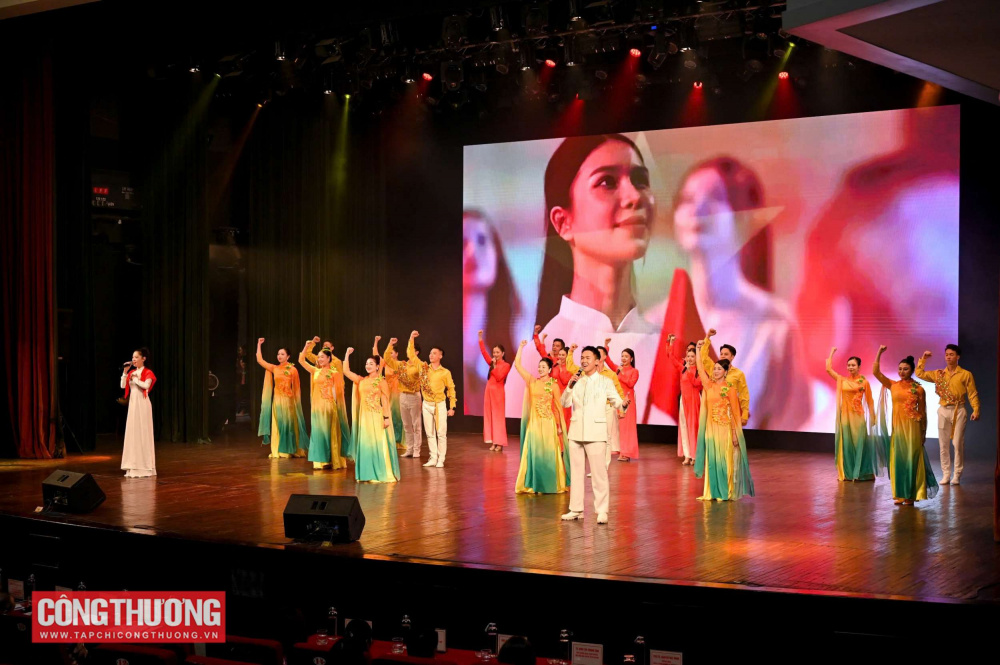 [ĐANG DIỄN RA] Vòng Chung kết Cuộc thi "Tìm hiểu pháp luật về sử dụng năng lượng tiết kiệm và hiệu quả"