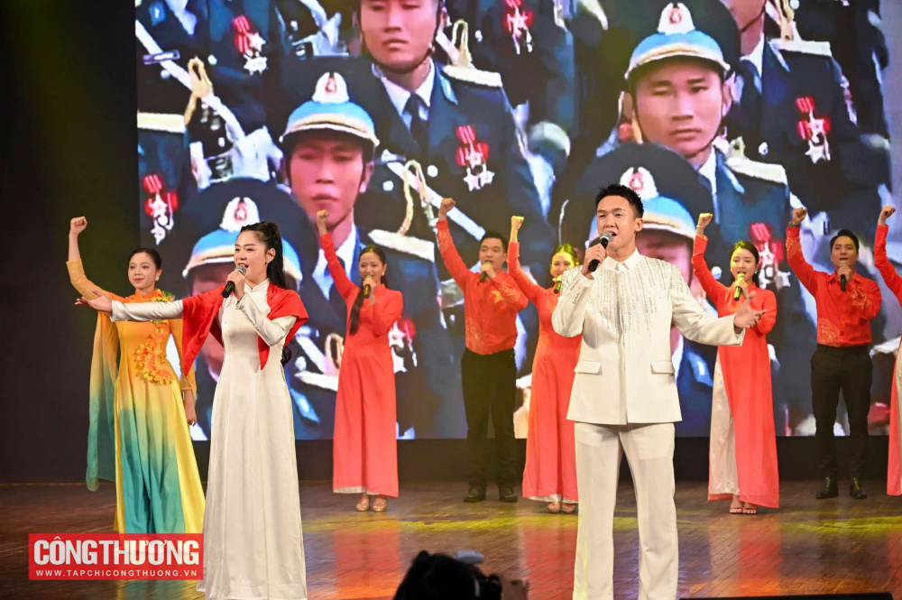 [ĐANG DIỄN RA] Vòng Chung kết Cuộc thi "Tìm hiểu pháp luật về sử dụng năng lượng tiết kiệm và hiệu quả"