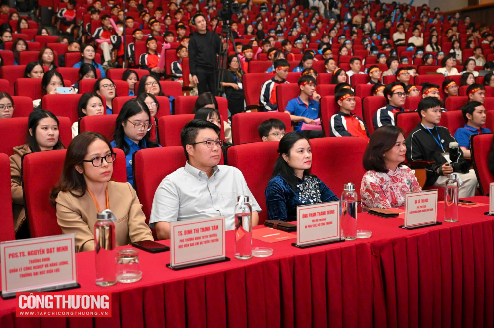 [ĐANG DIỄN RA] Vòng Chung kết Cuộc thi "Tìm hiểu pháp luật về sử dụng năng lượng tiết kiệm và hiệu quả"