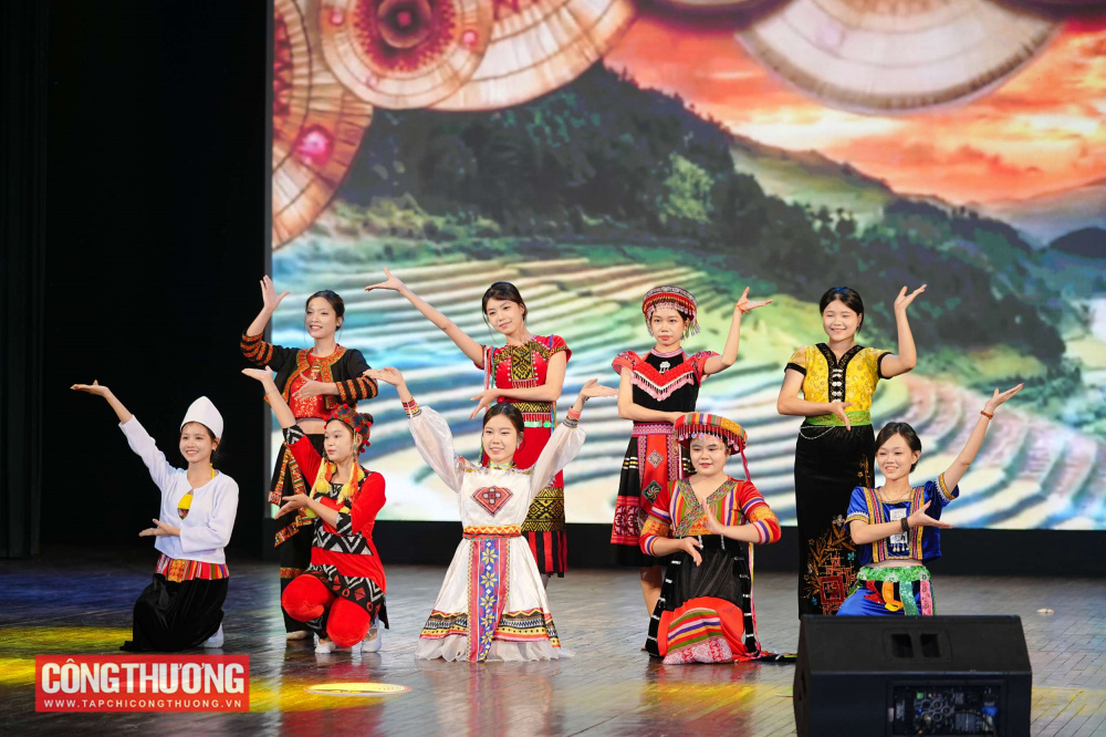 [ĐANG DIỄN RA] Vòng Chung kết Cuộc thi "Tìm hiểu pháp luật về sử dụng năng lượng tiết kiệm và hiệu quả"