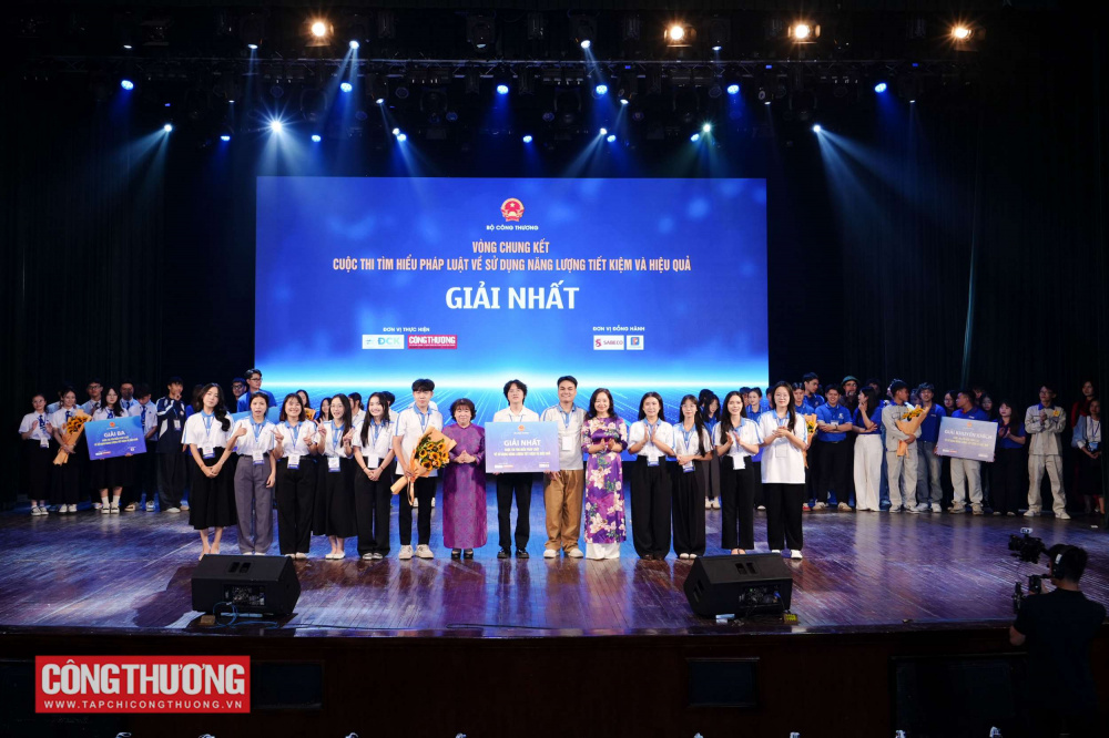 Đội thi UNETI xuất sắc giành Giải Nhất tại Vòng Chung kết Cuộc thi Tìm hiểu Pháp luật về sử dụng năng lượng tiết kiệm và hiệu quả 2 Đội thi UNETI xuất sắc giành Giải Nhất tại Vòng Chung kết Cuộc thi Tìm hiểu Pháp luật về sử dụng năng lượng tiết kiệm và hiệu quả