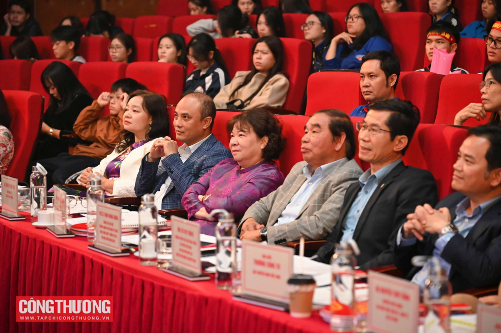 Vòng Chung kết Cuộc thi Tìm hiểu Pháp luật về sử dụng năng lượng tiết kiệm và hiệu quả