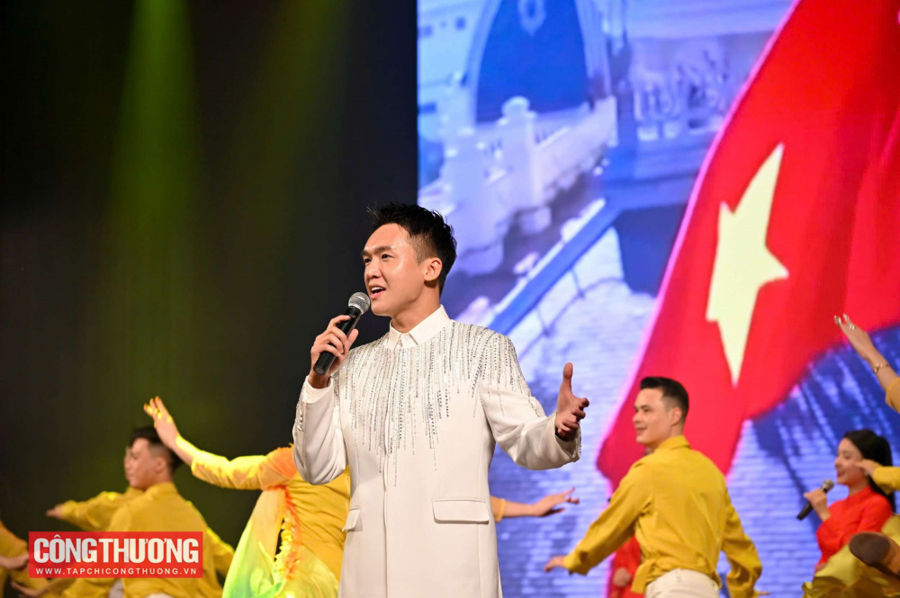 Vòng Chung kết Cuộc thi Tìm hiểu Pháp luật về sử dụng năng lượng tiết kiệm và hiệu quả