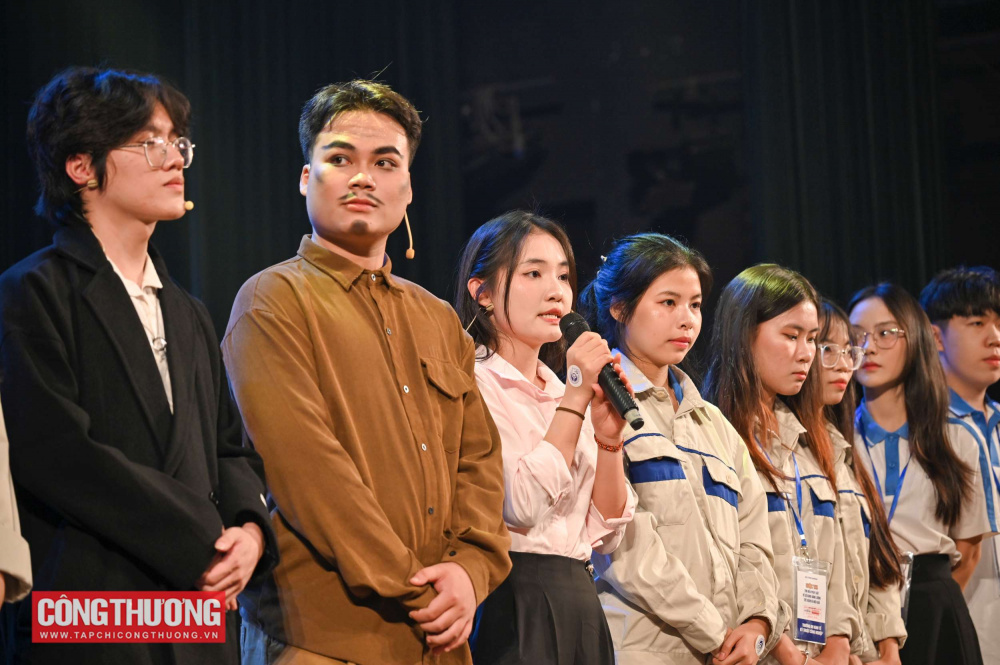 Đội thi UNETI xuất sắc giành Giải Nhất tại Vòng Chung kết Cuộc thi Tìm hiểu Pháp luật về sử dụng năng lượng tiết kiệm và hiệu quả 11 Vòng Chung kết Cuộc thi Tìm hiểu Pháp luật về sử dụng năng lượng tiết kiệm và hiệu quả