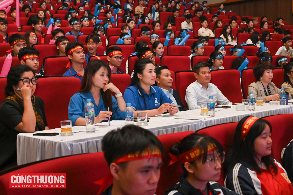 Vòng Chung kết Cuộc thi Tìm hiểu Pháp luật về sử dụng năng lượng tiết kiệm và hiệu quả