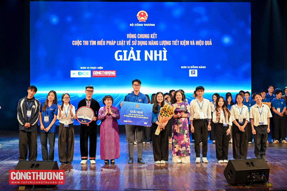 Đội thi UNETI xuất sắc giành Giải Nhất tại Vòng Chung kết Cuộc thi Tìm hiểu Pháp luật về sử dụng năng lượng tiết kiệm và hiệu quả 3 Vòng Chung kết Cuộc thi Tìm hiểu Pháp luật về sử dụng năng lượng tiết kiệm và hiệu quả