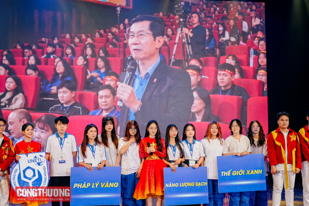 Vòng Chung kết Cuộc thi "Tìm hiểu pháp luật về sử dụng năng lượng tiết kiệm và hiệu quả"