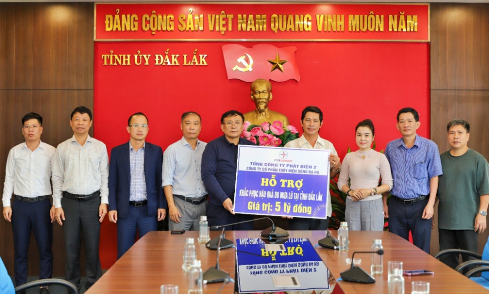 Phát điện 2 trao hỗ trợ