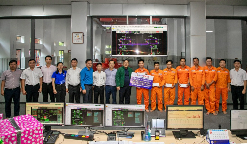 thăm nhà máy An Khê