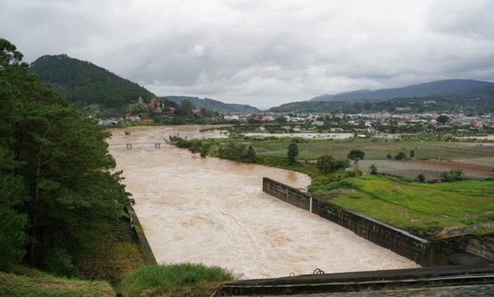 Hồ Đơn Dương xả điều tiết