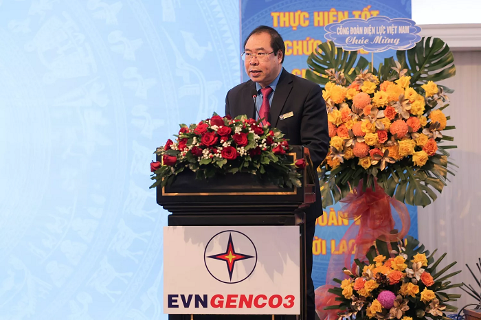Đồng chí Đỗ Đức Hùng - Chủ tịch Công đoàn Điện lực Việt Nam phát biểu tại Đại hội.