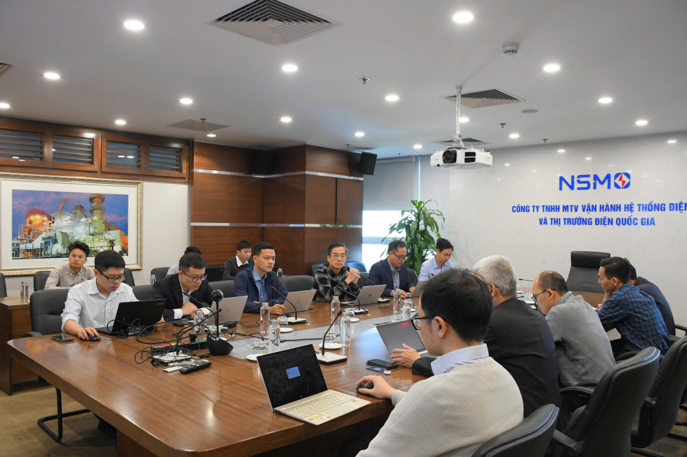 Ban Chỉ huy Phòng thủ dân sự (PTDS) của Công ty TNHH MTV Vận hành hệ thống điện và thị trường điện Quốc gia (NSMO) đã tổ chức cuộc họp khẩn về việc ứng phó với cơn bão số 15 trên Biển Đông.