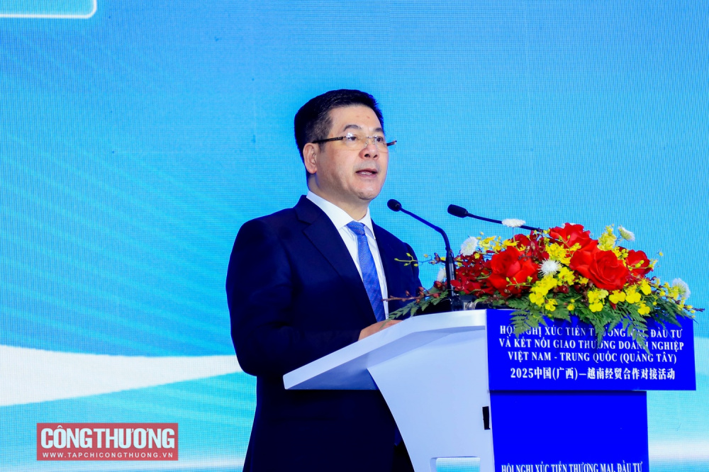 Bộ trưởng Nguyễn Hồng Diên