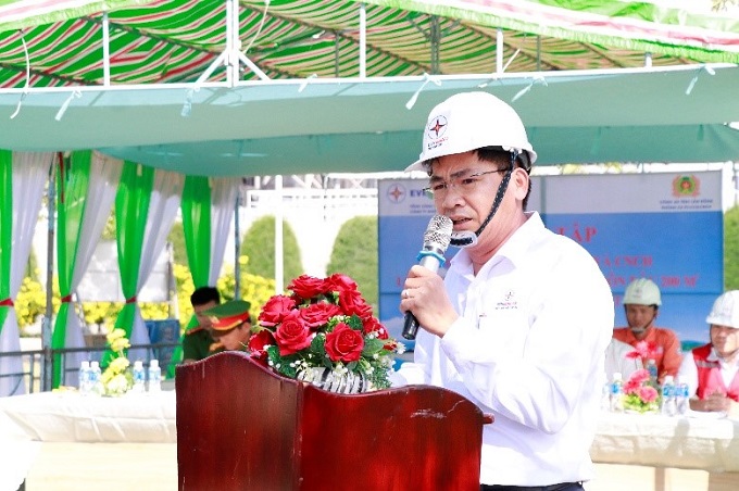 Ông Lê Việt Đức - Phó Giám đốc Công ty nhiệt điện Vĩnh Tân phát biểu trước buổi diễn tập