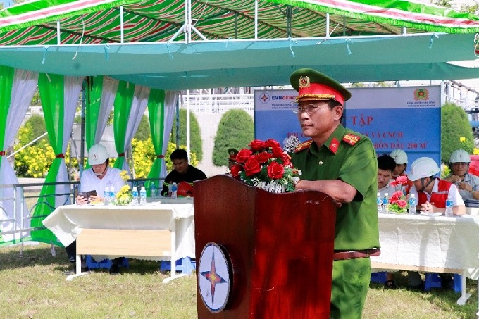 Thượng tá Lương Văn Trung - Phó trưởng Phòng Cảnh sát PCCC & CNCH tỉnh Lâm Đồng đánh giá buổi diễn tập