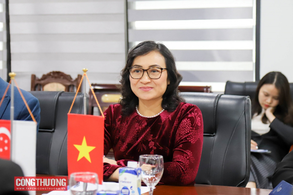 Thứ trưởng Phan Thị Thắng