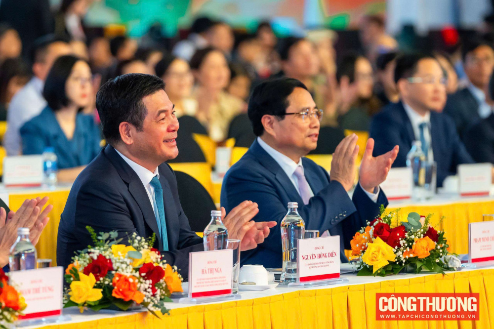 Thủ tướng Phạm Minh Chính dự lễ bế mạc Hội chợ mùa Thu lần thứ nhất - 2025