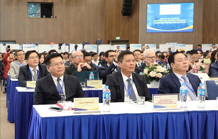 Các đại biểu tham dự hội thảo khoa học