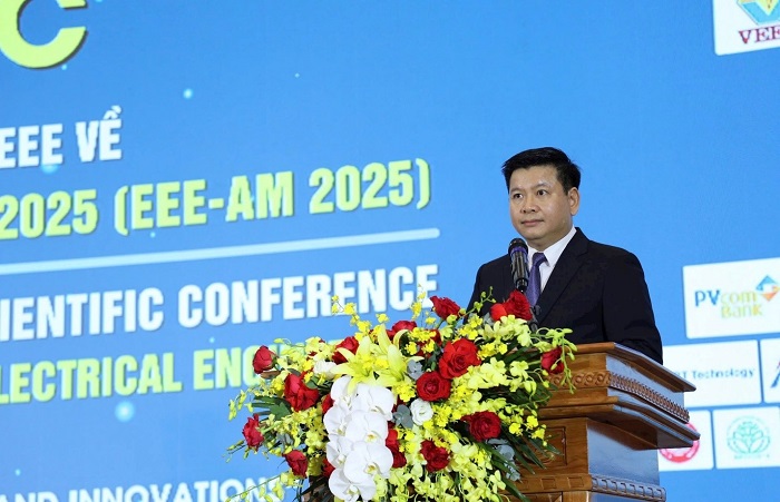 PGS.TS Đinh Văn Châu - Hiệu trưởng trường Đại học Điện lực phát biểu khai mạc hội thảo.