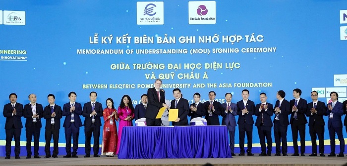 Lễ ký kết biên bản ghi nhớ hợp tác giữa Trường Đại học Điện lực và Quỹ Châu Á.