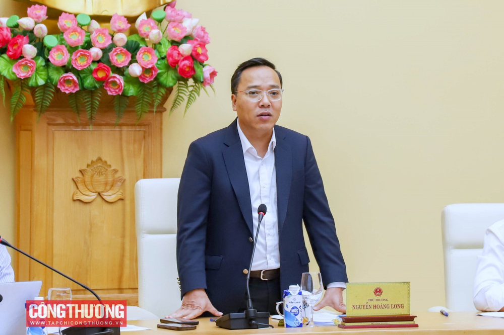 Thứ trưởng Nguyễn Hoàng Long