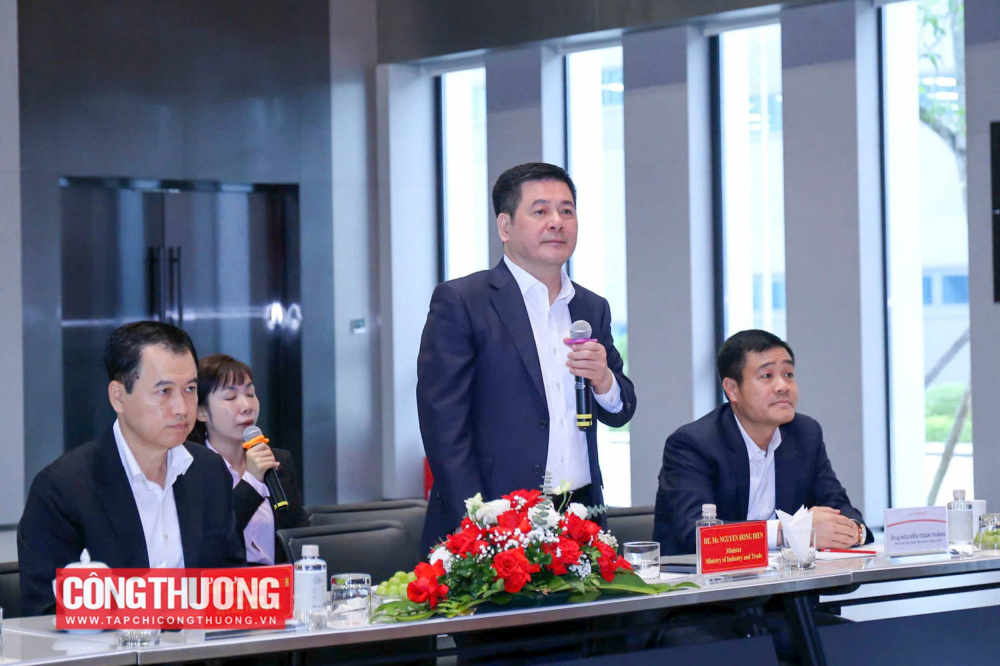Bộ trưởng Bộ Công Thương Nguyễn Hồng Diên phát biểu tại buổi làm việc