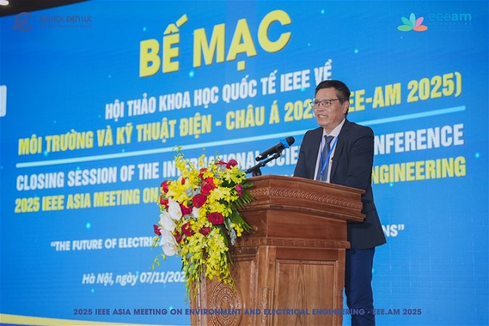 GS.TSKH Trần Quốc Tuấn chia sẻ tại Hội thảo.