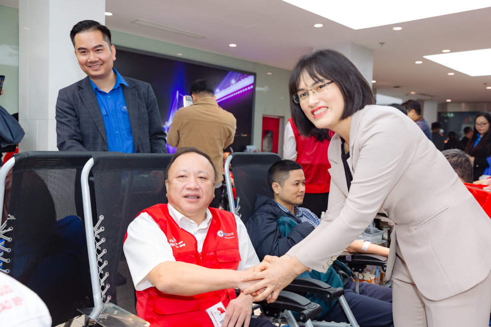 Tuần lễ hồng EVN