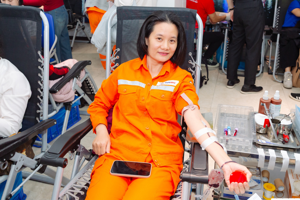 Tuần lễ hồng EVN