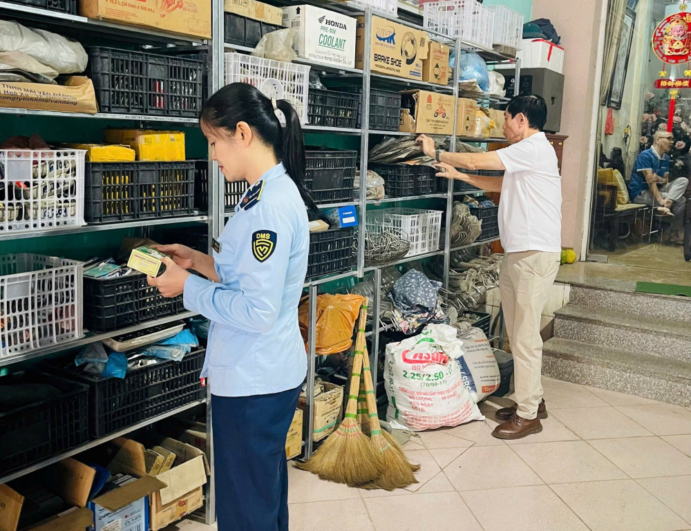 Quản lý thị trường Phú Thọ tăng cường kiểm soát, giữ vững ổn định thị trường tháng 11/2025 2 Phú Thọ