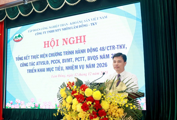 Nguyễn Văn Phòng - Bí thư Đảng ủy, Giám đốc Công ty Nhôm Lâm Đồng phát biểu chỉ đạo