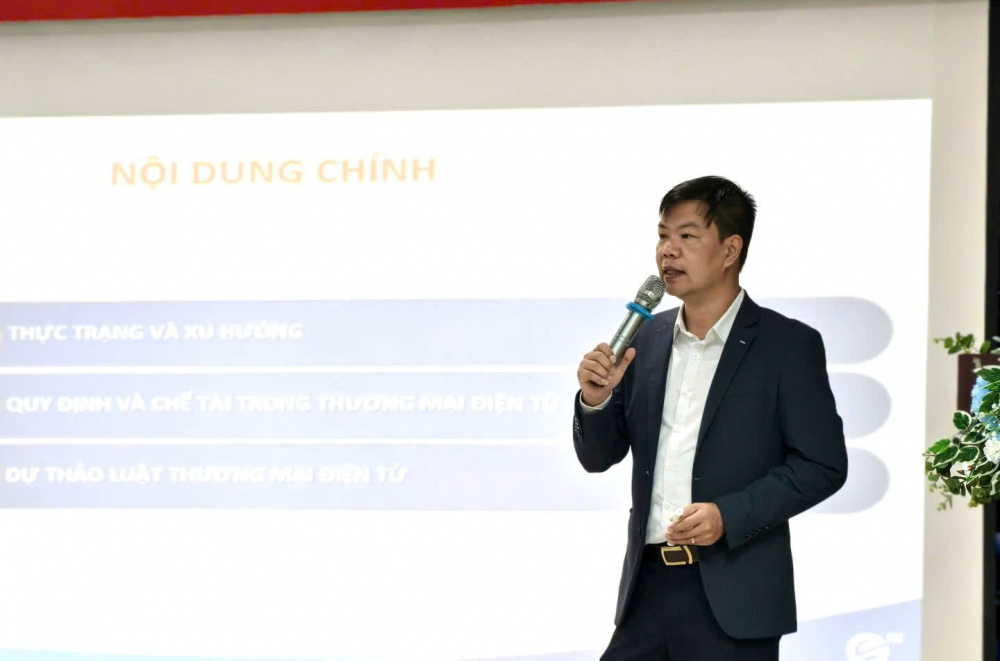 Thương mại điện tử trong kỷ nguyên số: Cơ hội và định hướng nghề nghiệp cho sinh viên 1 Thương mại điện tử trong kỷ nguyên số: Cơ hội và định hướng nghề nghiệp cho sinh viên