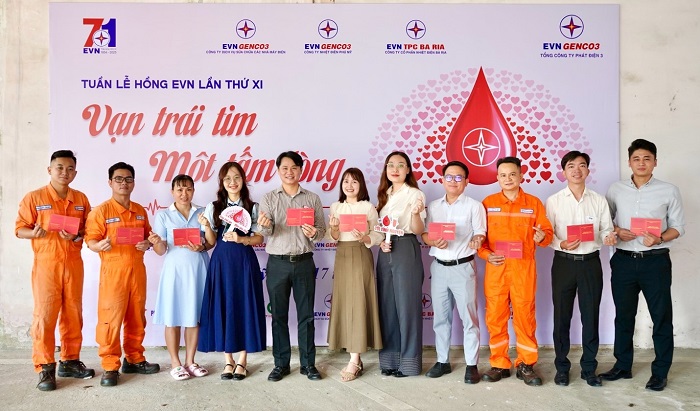 Cán bộ công nhân viên Công ty EPS tham gia chương trình hiến máu tình nguyện