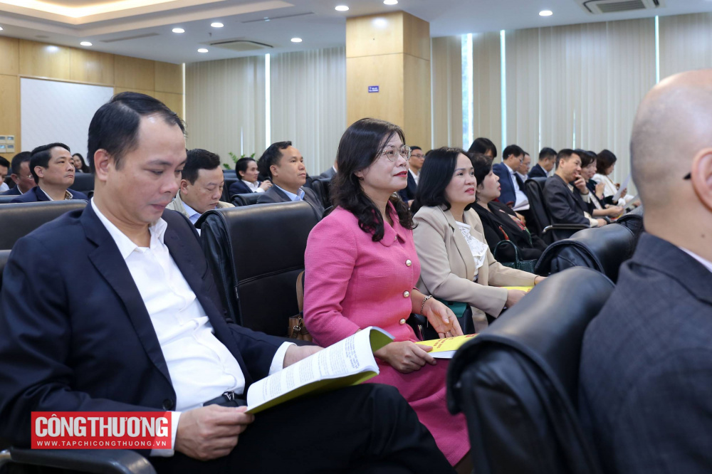 Hội nghị tổng kết công tác Đảng năm 2025 và triển khai nhiệm vụ năm 2026 của Đảng bộ Bộ Công Thương sáng 18/12/2025