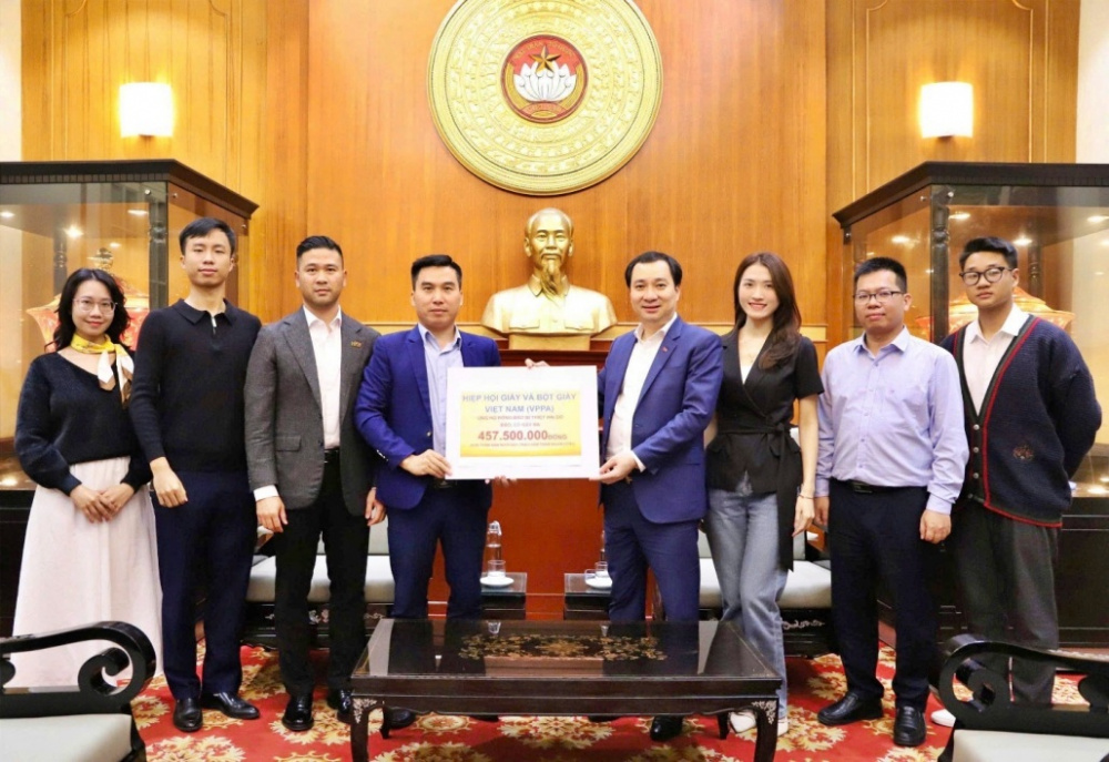 Giấy và Bột giấy 