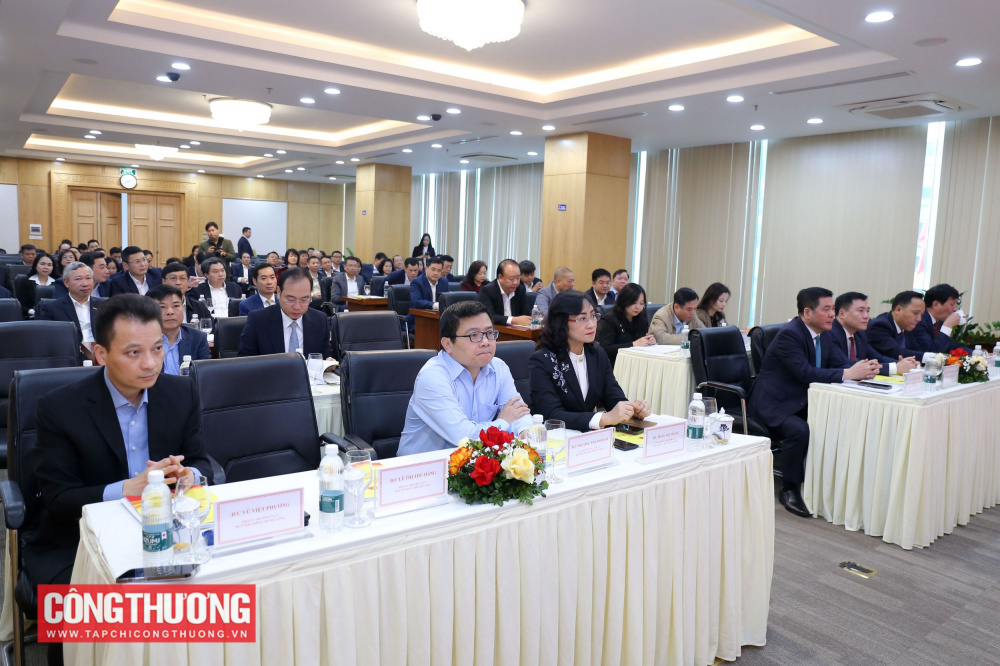 Sáng 18/12/2025, tại trụ sở Bộ Công Thương, Đảng bộ Bộ Công Thương tổ chức Hội nghị tổng kết công tác Đảng năm 2025 và triển khai nhiệm vụ năm 2026.