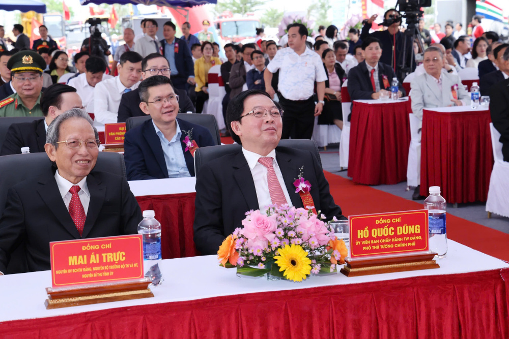 Phó Thủ tướng Hồ Quốc Dũng dự khởi công dự án xây dựng đường bộ cao tốc Quy Nhơn - Pleiku - Ảnh: VGP