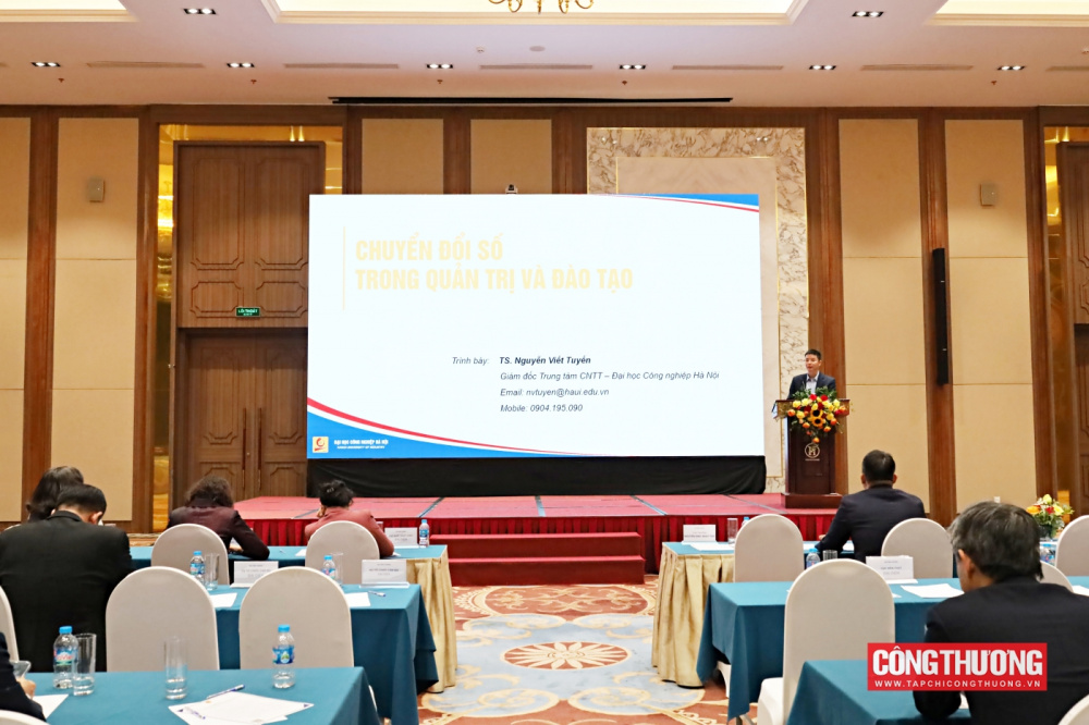 Hội nghị cũng đã vinh danh các giáo sư, phó giáo sư vừa được công nhận, gửi lời tri ân sâu sắc tới những đóng góp lâu dài cho ngành giáo dục - đào tạo của Bộ Công Thương. 