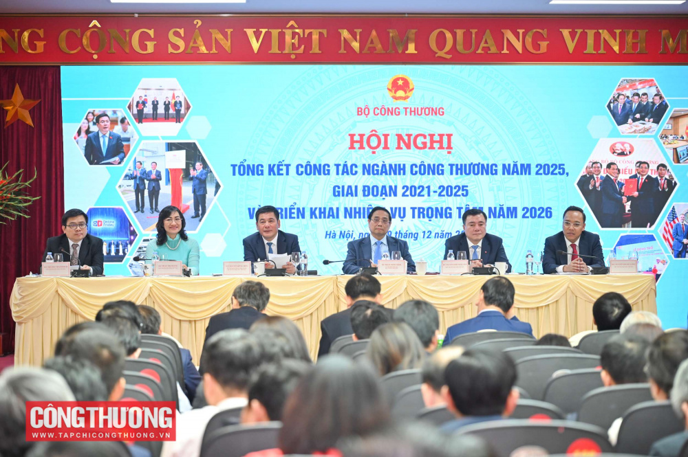 Thủ tướng: Ngành công thương phải phát huy "6 tiên phong"