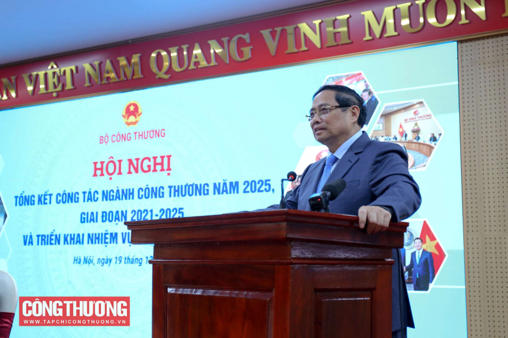 Thủ tướng: Ngành công thương phải phát huy "6 tiên phong"