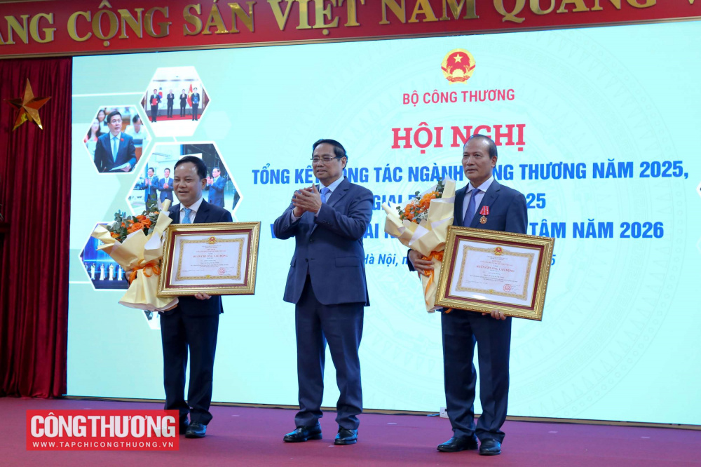 Thủ tướng: Ngành công thương phải phát huy "6 tiên phong"