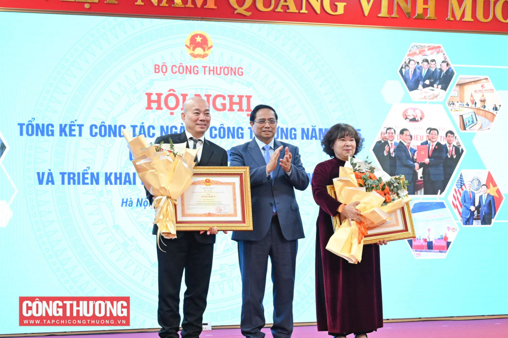 Thủ tướng: Ngành công thương phải phát huy "6 tiên phong"