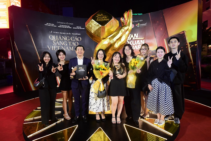 Đại diện Vinamilk tại sự kiện vinh danh Vạn Xuân Awards 2025 (Ảnh: Minh Anh).