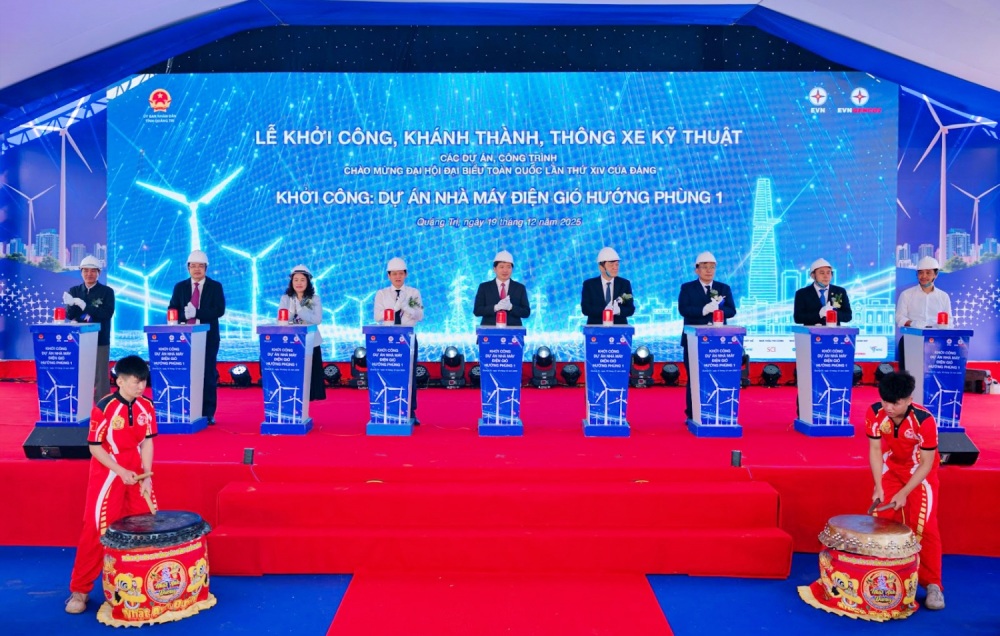 Nghi thức bấm nút khởi công Dự án Nhà máy Điện gió Hướng Phùng 1